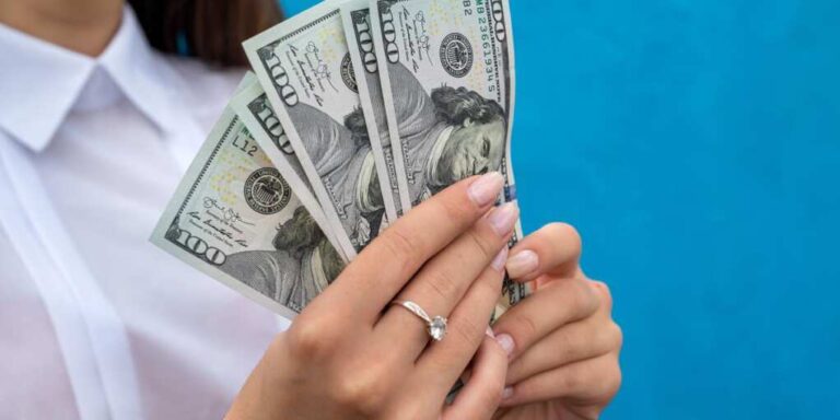 How Much Cash Should Retirees Really Keep on Hand?